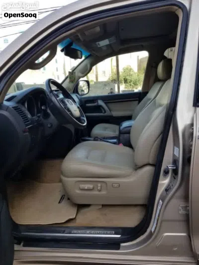 Toyota Land Cruiser VXR 4