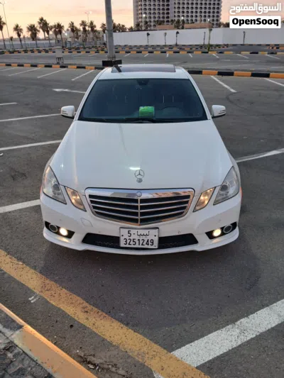 Mercedes Benz E-Class E 550 3