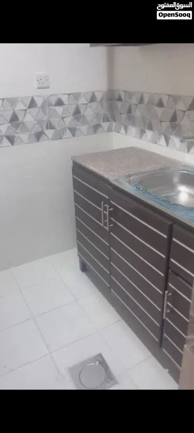 للايجار شقه غرفه وصاله حمام مطبخ حولي قطعه 6 شارع المثنى 4