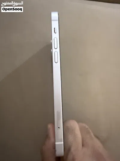 ايفون 11 لون ابيض نظيف جداً 3