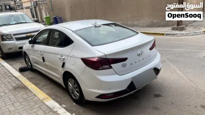 Hyundai Elantra SEL 3