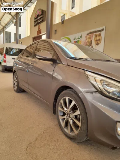 Hyundai Accent SE 4
