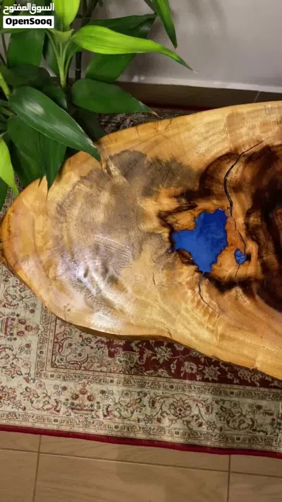 طاولة مصنوعة من الخشب الطبيعي 3