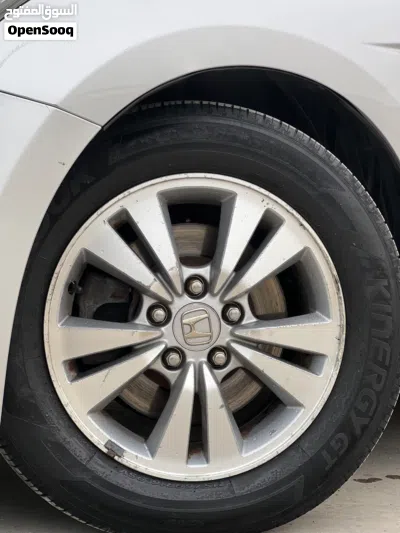 هوندا اكورد DX 4