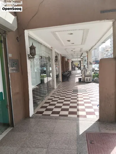 محل تجاري بالفروانية للايجار – شارع رئيسي بالفروانية – موقع ممتاز 2
