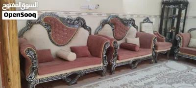 بيع كنب وكراسي المجالس و الصالات مع دولاب ارفف للزين مستخدمه، مجلس او صاله متكامله 2