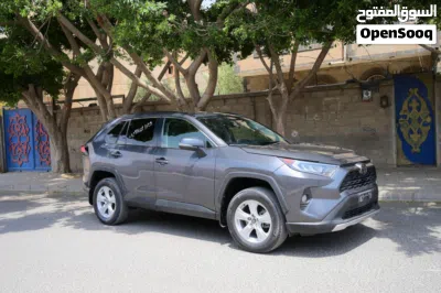 Toyota RAV 4 XLE 3