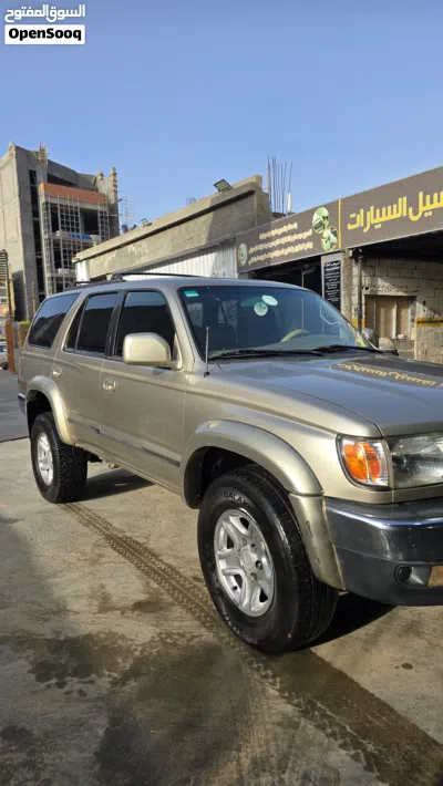 Toyota 4 Runner SR5 2