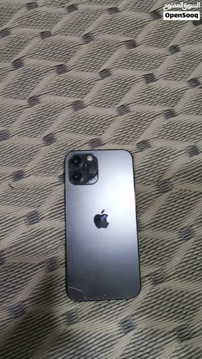 ايفون 12بروً ماكس 130قابل بش بسيط او للبدل وأزيدك 2
