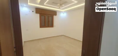 شقة للايجار في السدرة حي الحكمه تشطيب حديث لعائلة ليبيه فقط 4