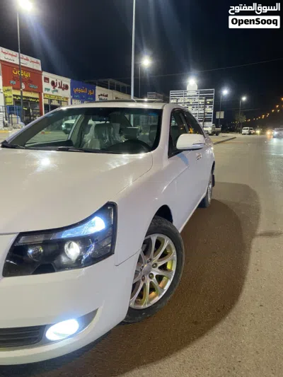 Geely EC8 3