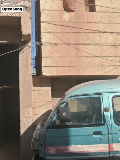 بيت ثلاثه دور الغرض للعلاج 11 مليون لبنه ونص مساحته 2