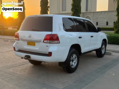 Toyota Land Cruiser GX 2