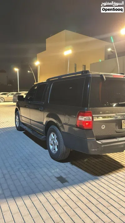 Ford Expedition XLT 2