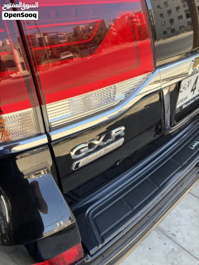 Toyota Land Cruiser Grand Touring 3