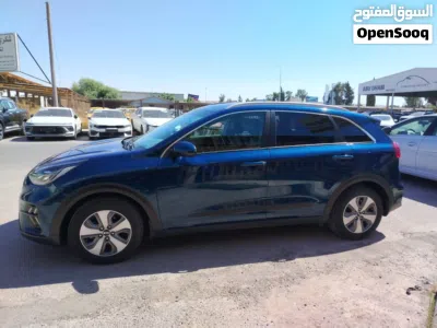 Kia Niro LX 4