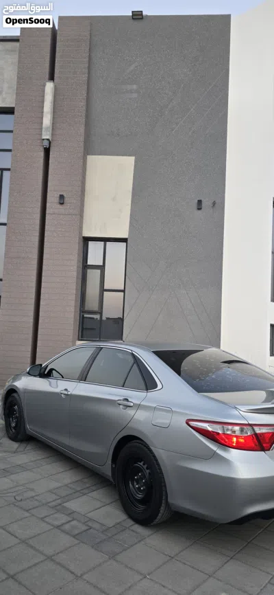 Toyota Camry LE 4