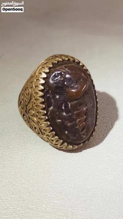 يعتبر من نوادر الاحجار الطبيعيه. 2