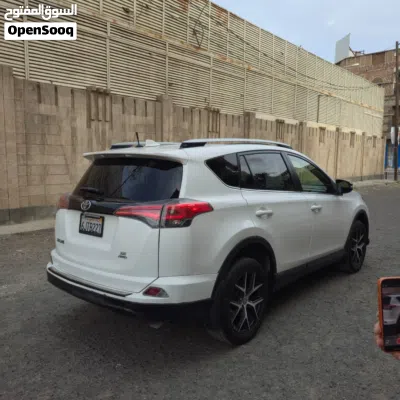 Toyota RAV 4 SE 3