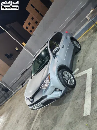 Toyota RAV 4 Limited 4