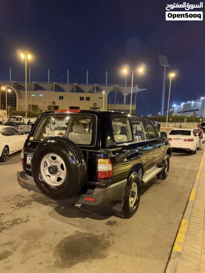Toyota Land Cruiser GX 2