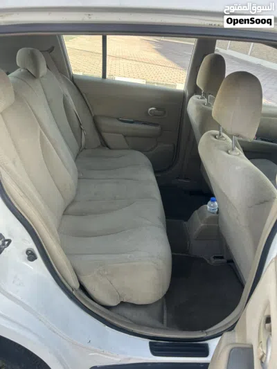 Nissan Tiida 4