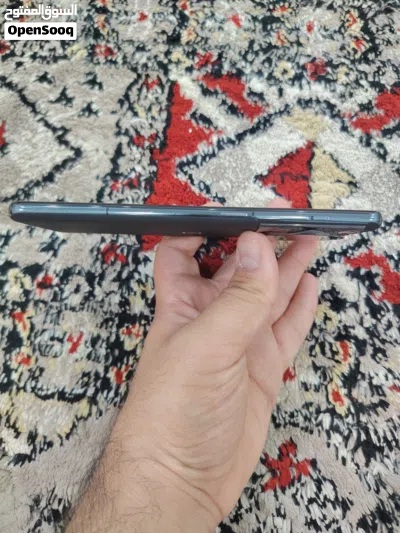 ون بلس 11 نظيف معاه كرتون وشحن 2