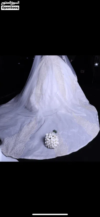 فستان زفاف مميز ملبوس مره واحده 2
