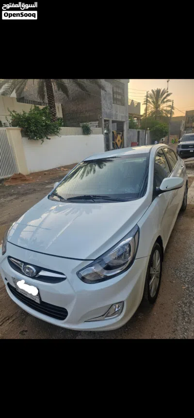 Hyundai Accent Standard 2