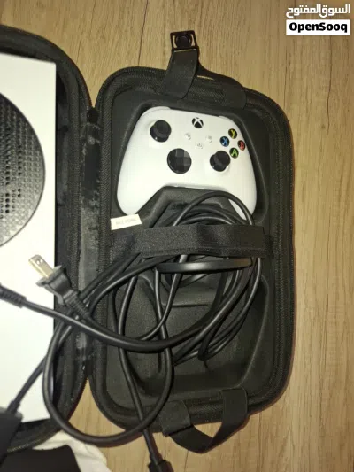 XBOX SERIES S WITH ACCESSORIES 2