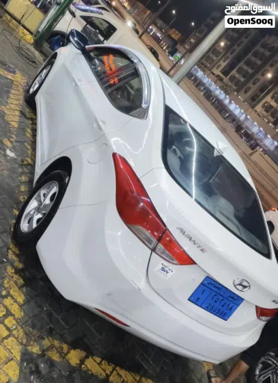 Hyundai Avante Standard 2