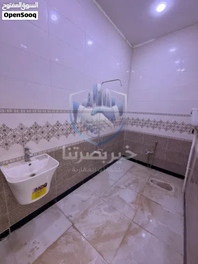 بناية تجارية للإيجار في الجنينة/شارع البهو 4