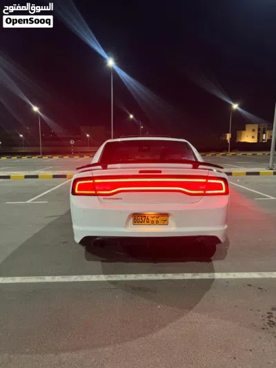 Dodge Charger SXT 4