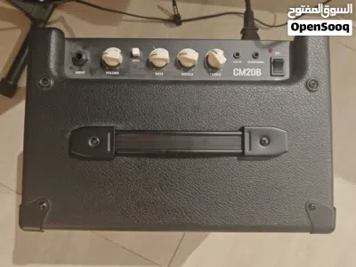 Cort CM20B Bass guitar amplifier 2