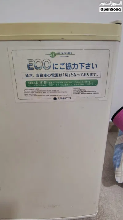 HAEIR MINI FRIDGE 3