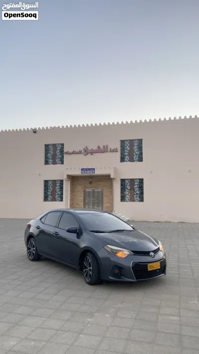 Toyota Corolla LE 4