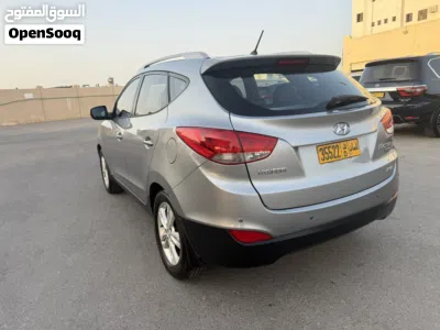 Hyundai Tucson GL Plus 2