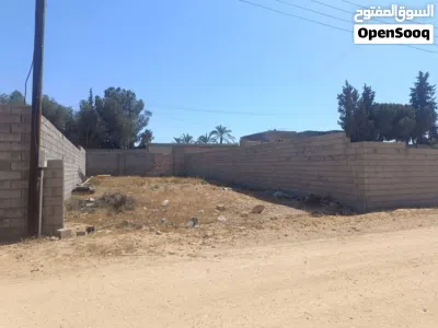 ارض سكنيه تاجوراء بقرب مثلت موسي كوسا 2