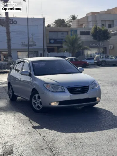 Hyundai Avante SE 3