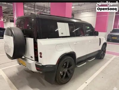 Land Rover Defender 110 4
