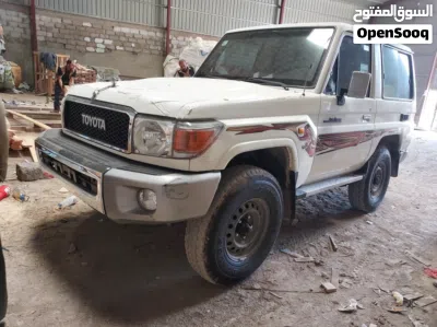 Toyota Land Cruiser Land Cruiser 70 2