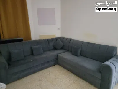 طقم كنب وتليفزيون وطاوله 2