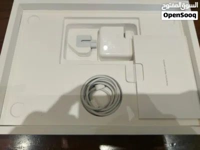 Macbook pro M2 2022 استعمال بسيط جداجدا جدا 4