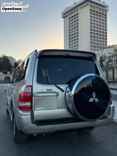 ميتسوبيشي باجيرو GLS 2