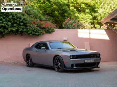 Dodge Challenger SXT 4