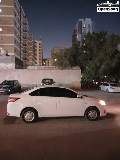Toyota Yaris Basic 3