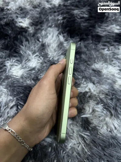 ايفون 17 جديد بخزن 256 جيجابايت باللون الأخضر من أبل 3