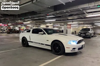 Ford Mustang Standard V6 2