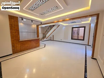 شقه دوبلكس فاخره للبيع فرصه لا تتكرر فى الاسكندريه العجمى خطوات من البحر بسعر لقطه 2