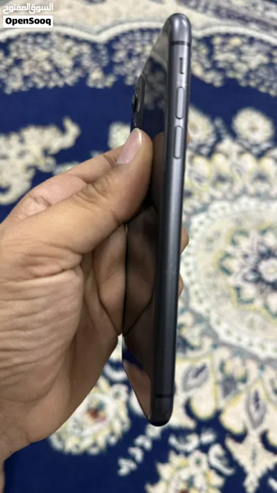 Iphone 11 128 GB battery 83 3